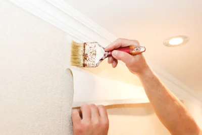 Pose de papier peint au Vaudioux — revêtements muraux et toiles de verre